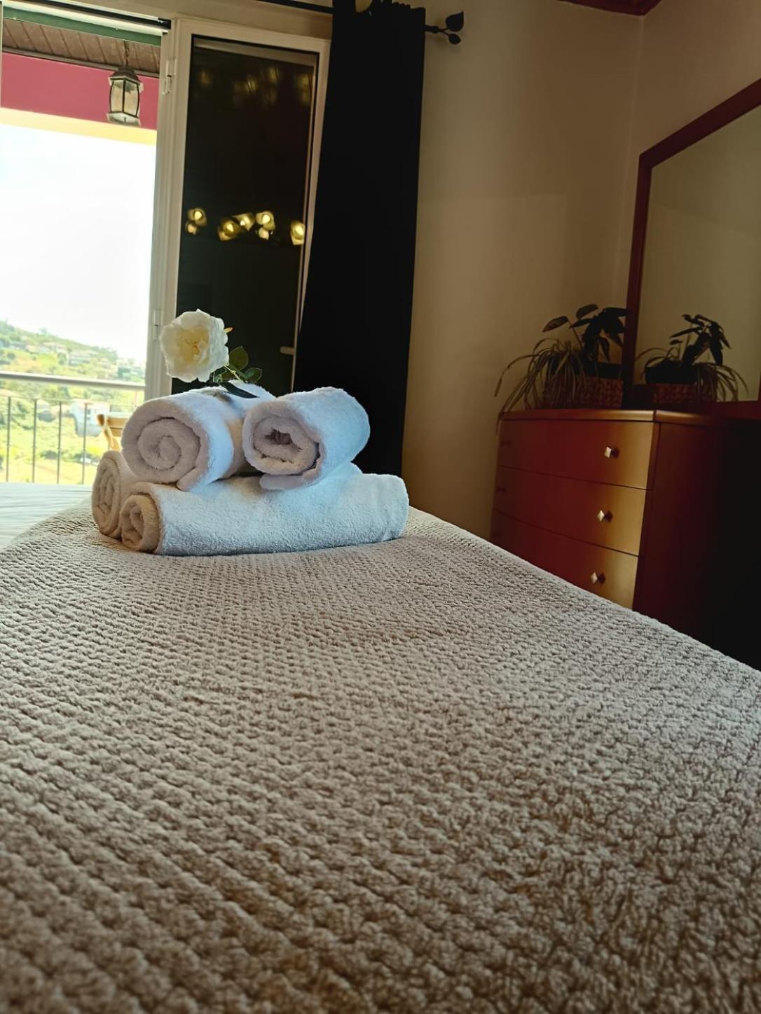Casa Central - Peceful Mountain Retreat In Calheta Ribeira do Raposo 外观 照片
